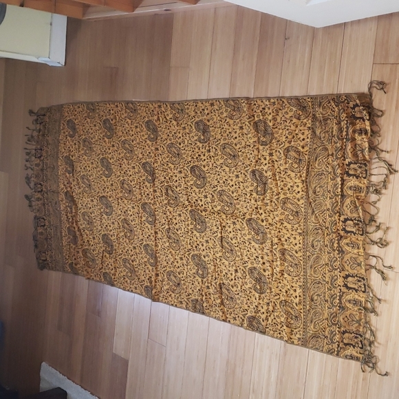 Paisley pashmina scarf - Picture 2 of 8